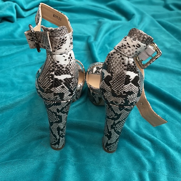 Snakeskin Heels - Picture 6 of 10